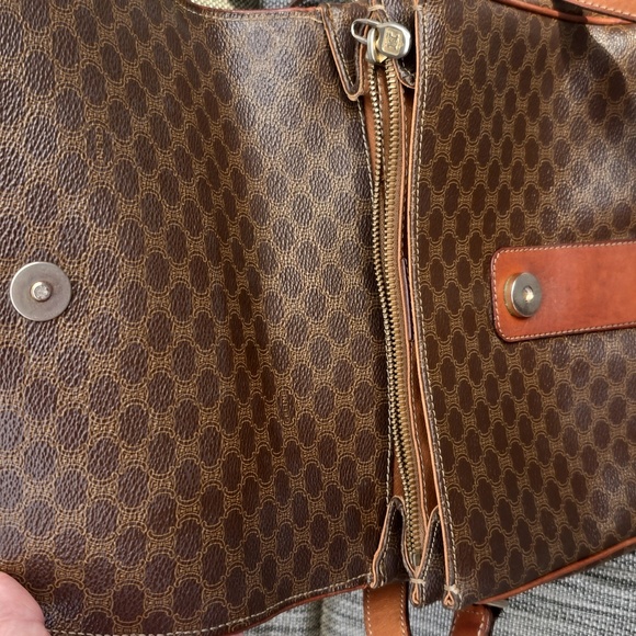 * Excellent Vintage Celine * - Picture 9 of 17